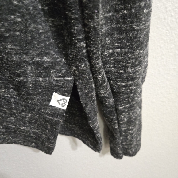 Bundle of Iowa Hawkeyes Sweater and Top - Picture 10 of 16